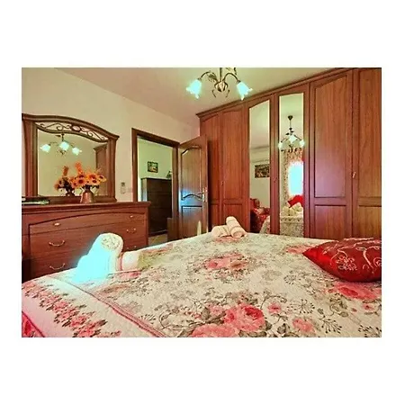 Alexander Comfortable Vila Kastel