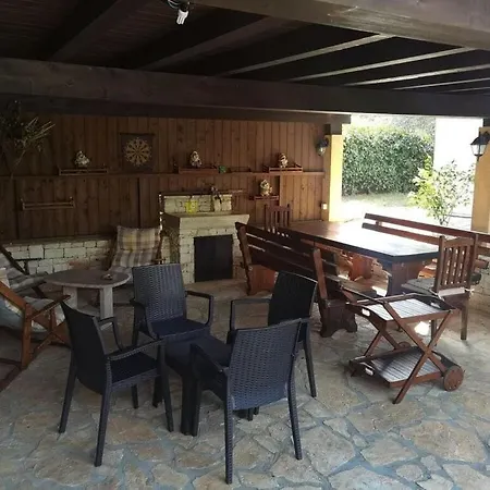 Vila Alexander Comfortable Kastel